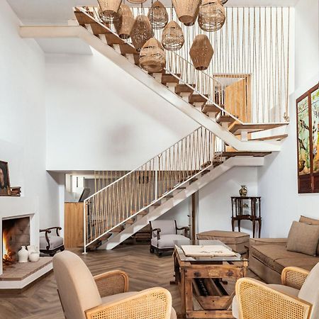 Apartamentos Turisticos El Patio Del Nogal Guadalupe  Eksteriør billede