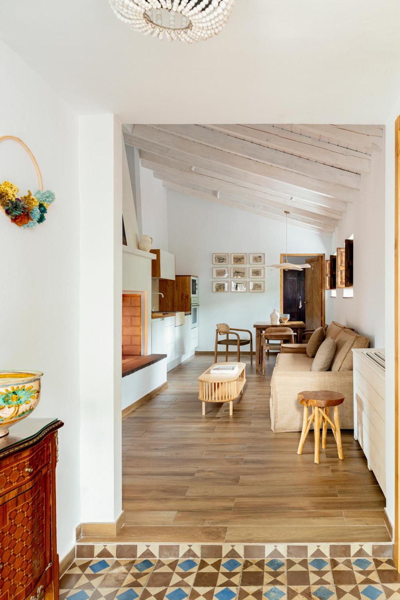 Apartamentos Turisticos El Patio Del Nogal Guadalupe  Eksteriør billede