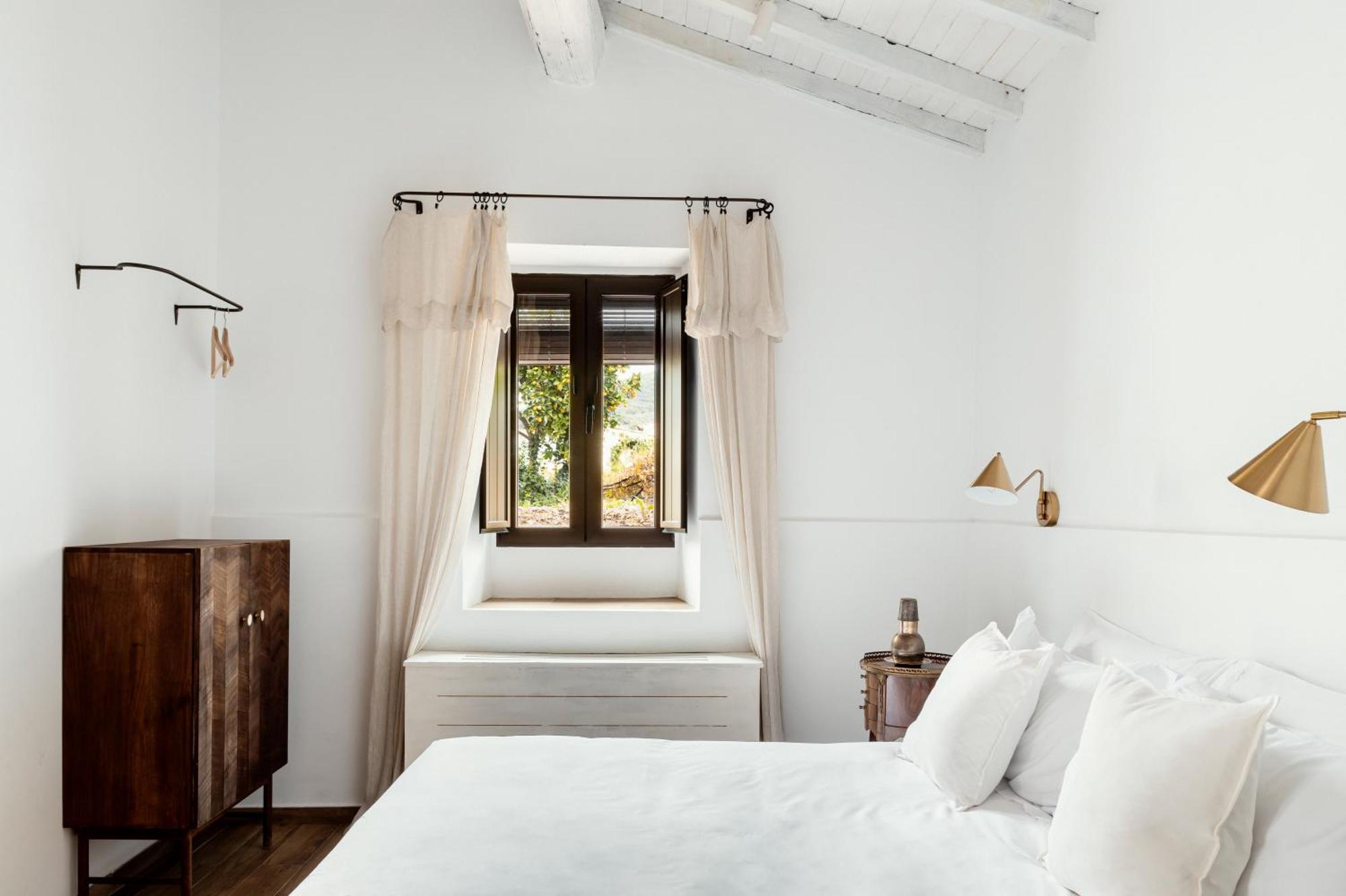 Apartamentos Turisticos El Patio Del Nogal Guadalupe  Eksteriør billede