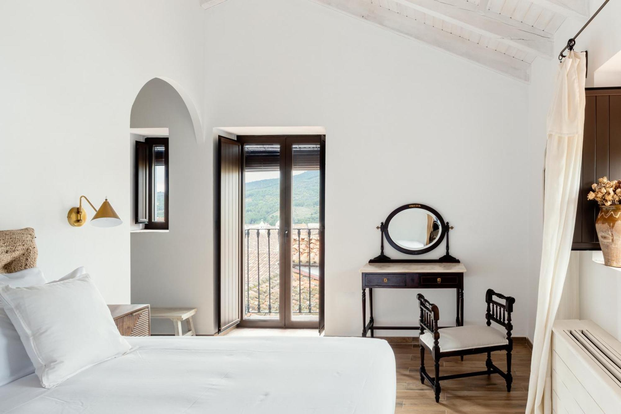 Apartamentos Turisticos El Patio Del Nogal Guadalupe  Eksteriør billede